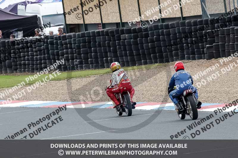 Vintage motorcycle club;eventdigitalimages;mallory park;mallory park trackday photographs;no limits trackdays;peter wileman photography;trackday digital images;trackday photos;vmcc festival 1000 bikes photographs